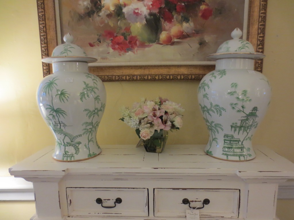 Gifts, Picture Frames, Pillows, Prints, Lamps, Rugs, & Tables