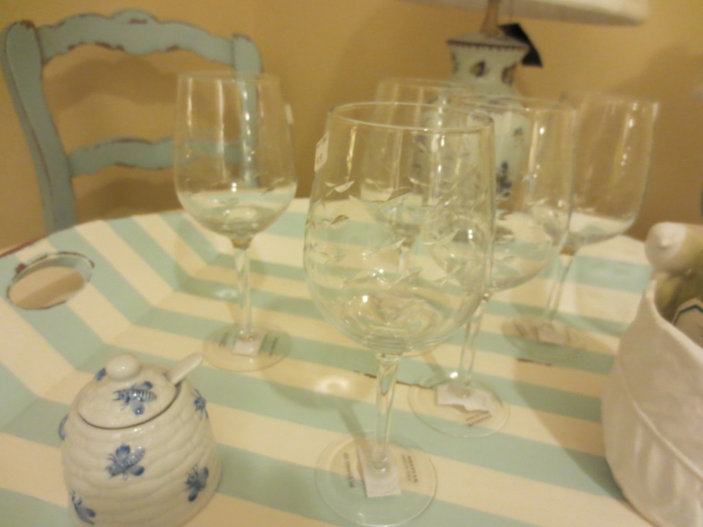 Gifts, Picture Frames, Pillows, Prints, Lamps, Rugs, & Tables