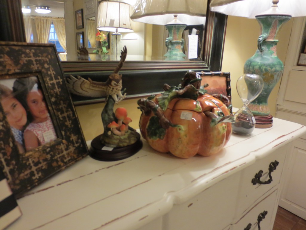 Gifts, Picture Frames, Pillows, Prints, Lamps, Rugs, & Tables