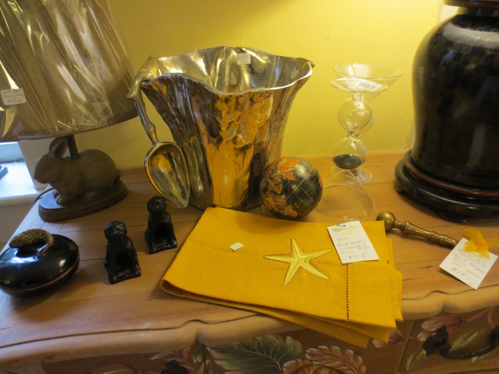 Gifts, Picture Frames, Pillows, Prints, Lamps, Rugs, & Tables