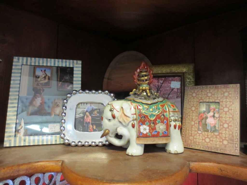 Gifts, Picture Frames, Pillows, Prints, Lamps, Rugs, & Tables